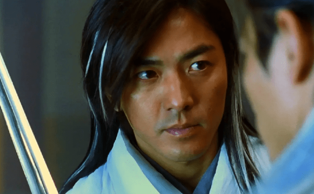 54岁郑伊健近照罕见曝光,头发稀疏皮肤黝黑,和以前相比判若两人_工作