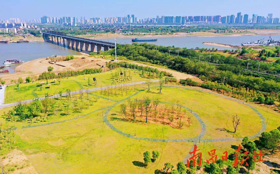 南昌一地传来最新消息!_休闲_公园_游客