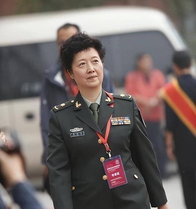 《潘冬子》祝心韵:12岁成名,娶二婚化妆师,现60岁导演