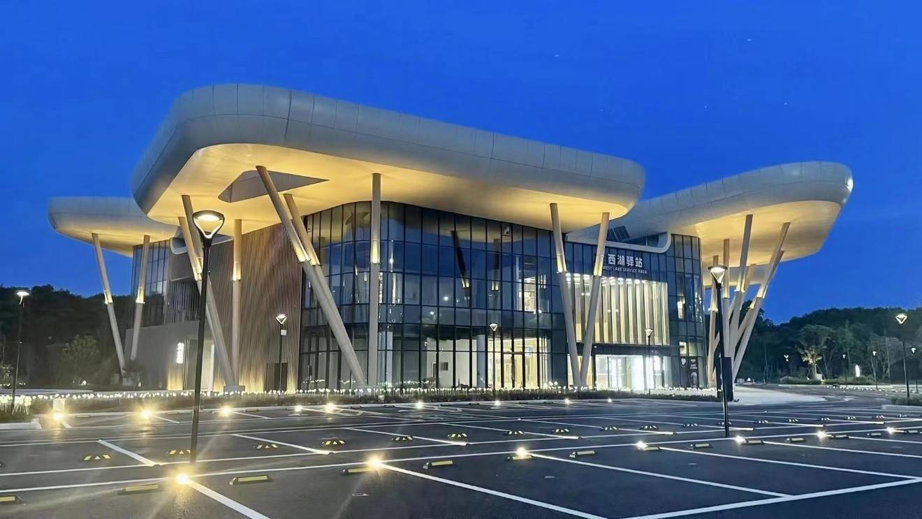 假日不拥堵,杭州西湖智慧服务区又添新宠"云拿无人便利店"_高速路