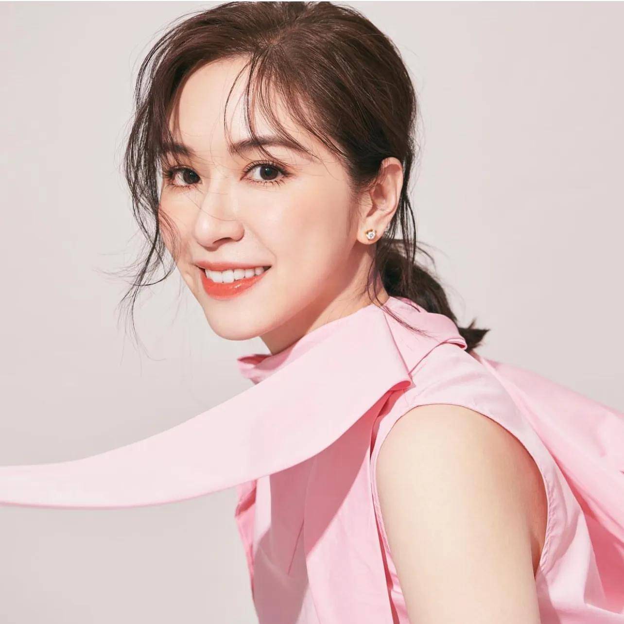 连战儿媳 连胜文 蔡依珊的爱情故事_侯佩岑_创业_红豆