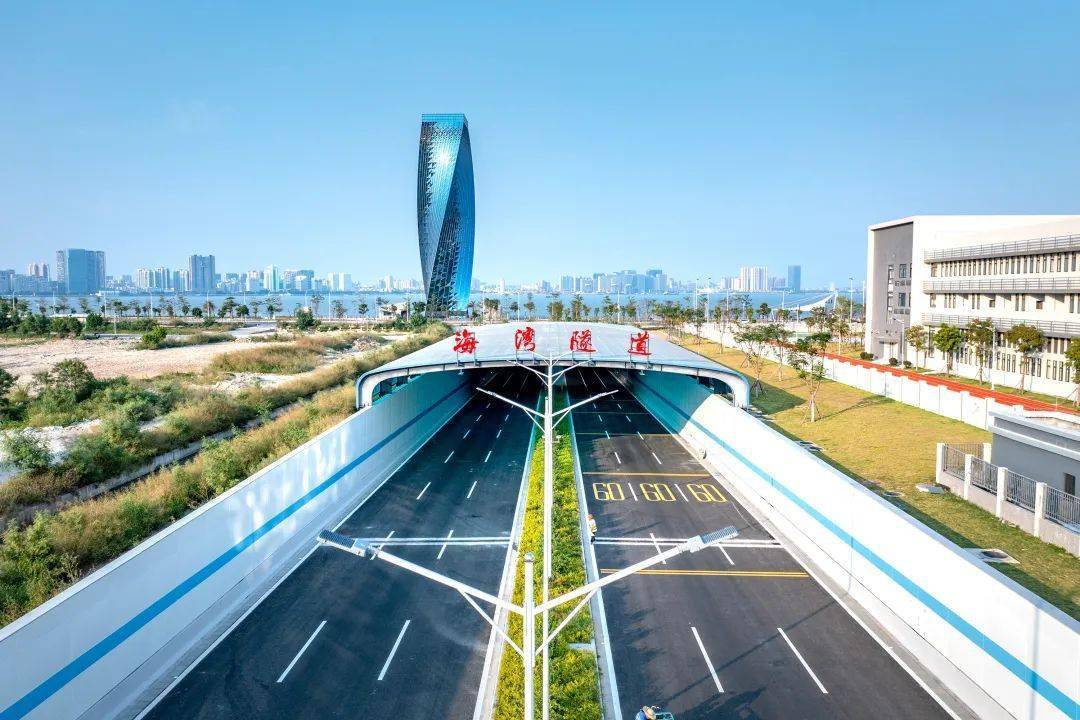 今天(9月28日)广东汕头海湾隧道地震烈度区的海底隧道世界首座地处8度
