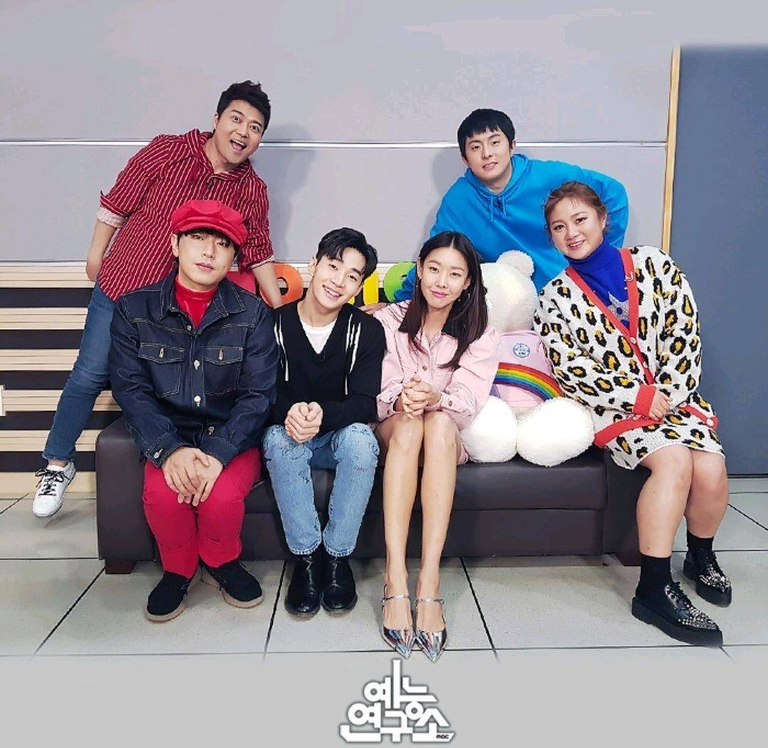 朴娜莱人气不输刘在石,因出演《我独》后,人气达到