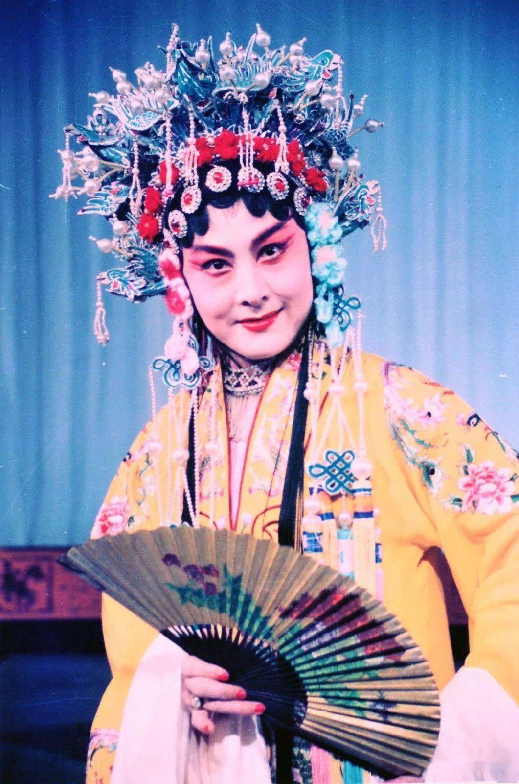 她像"一首优美纯净的诗"_王奉梅_演出_昆剧