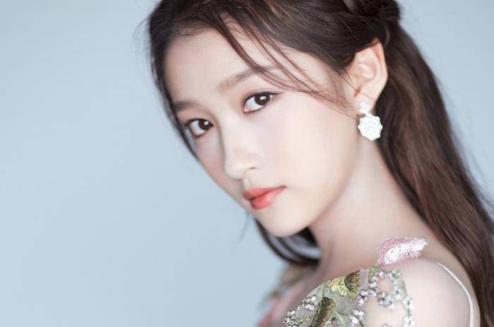 近来关注度飙升的95后女明星top10之首是谁?