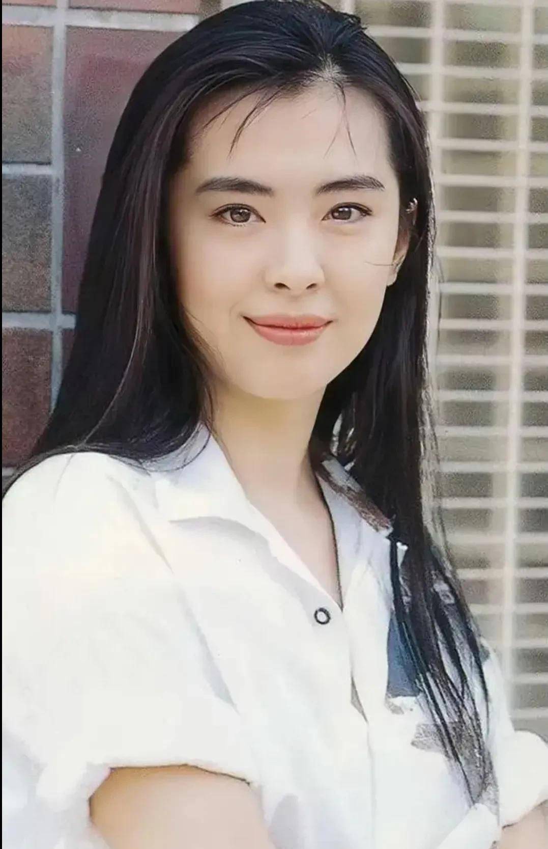 1992年随爷爷回老家安徽舒城,捐资修的马路,没想到王祖贤的老家还跟我