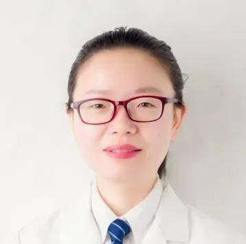 师从江西中医药大学邹国明副教授,跟师江西妇科名医姚芷龄,江西中医药