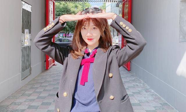 曝其与小鲜肉恋爱在一起,家门口监控狂打脸_冯薪朵_陆思恒_男方