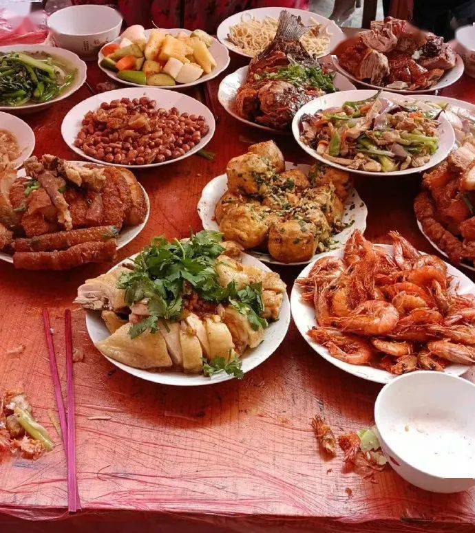 吃席还得是农村的香,全都狂炫进我嘴里_酒席_农村_席还得