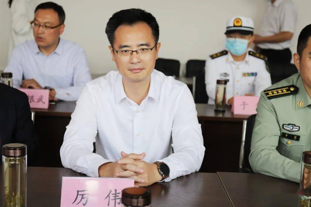 北部战区陆军政治工作部副主任李铁桥到大店镇八一爱民小学,雷锋小学