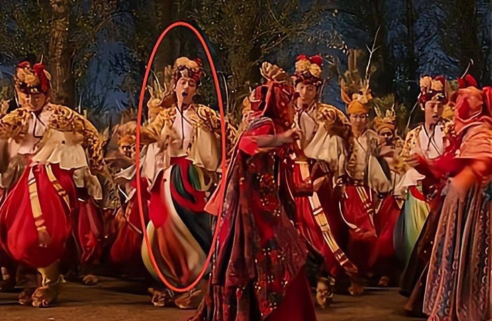 肖战出道六周年,从没有台词的永宁村小妖,到耀眼的大男主_偶像_小角色