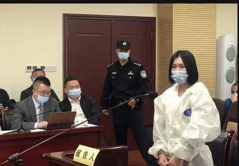 2020年,贵州女孩被公司要求强制整容,整完回公司后直接傻眼了_小文_覃