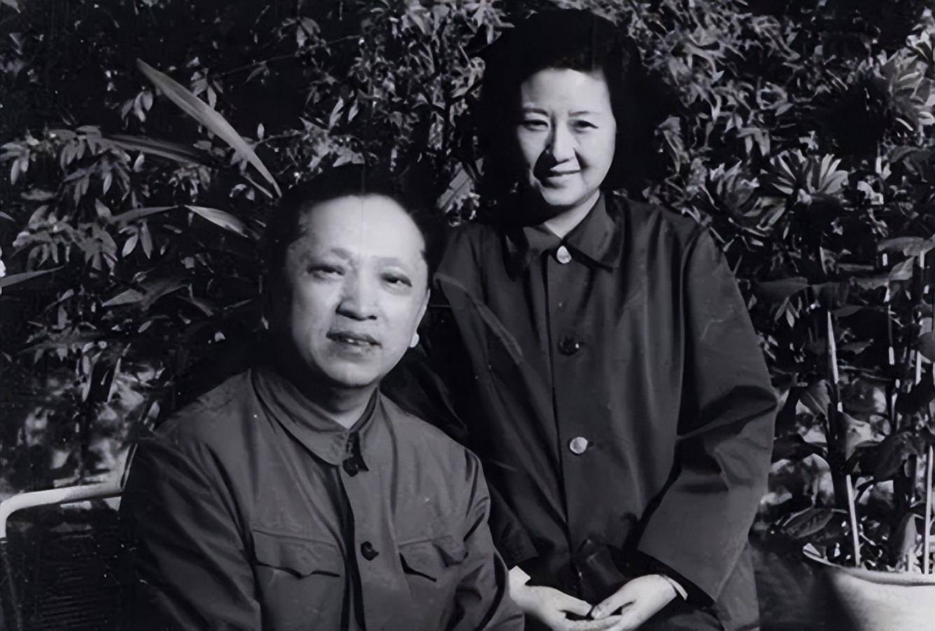 京剧名家李世济:独子和老伴接连去世,她艰难抚养两个小孙女_程砚秋