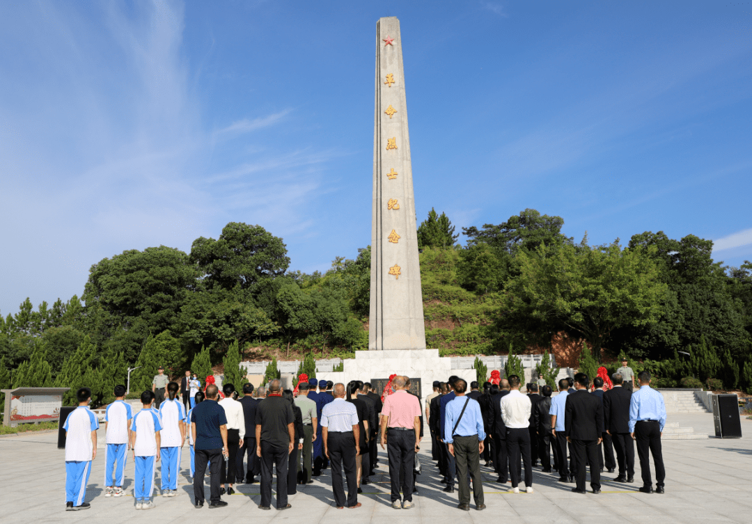 佛冈举行烈士纪念日公祭活动_潘浩_精神_传承