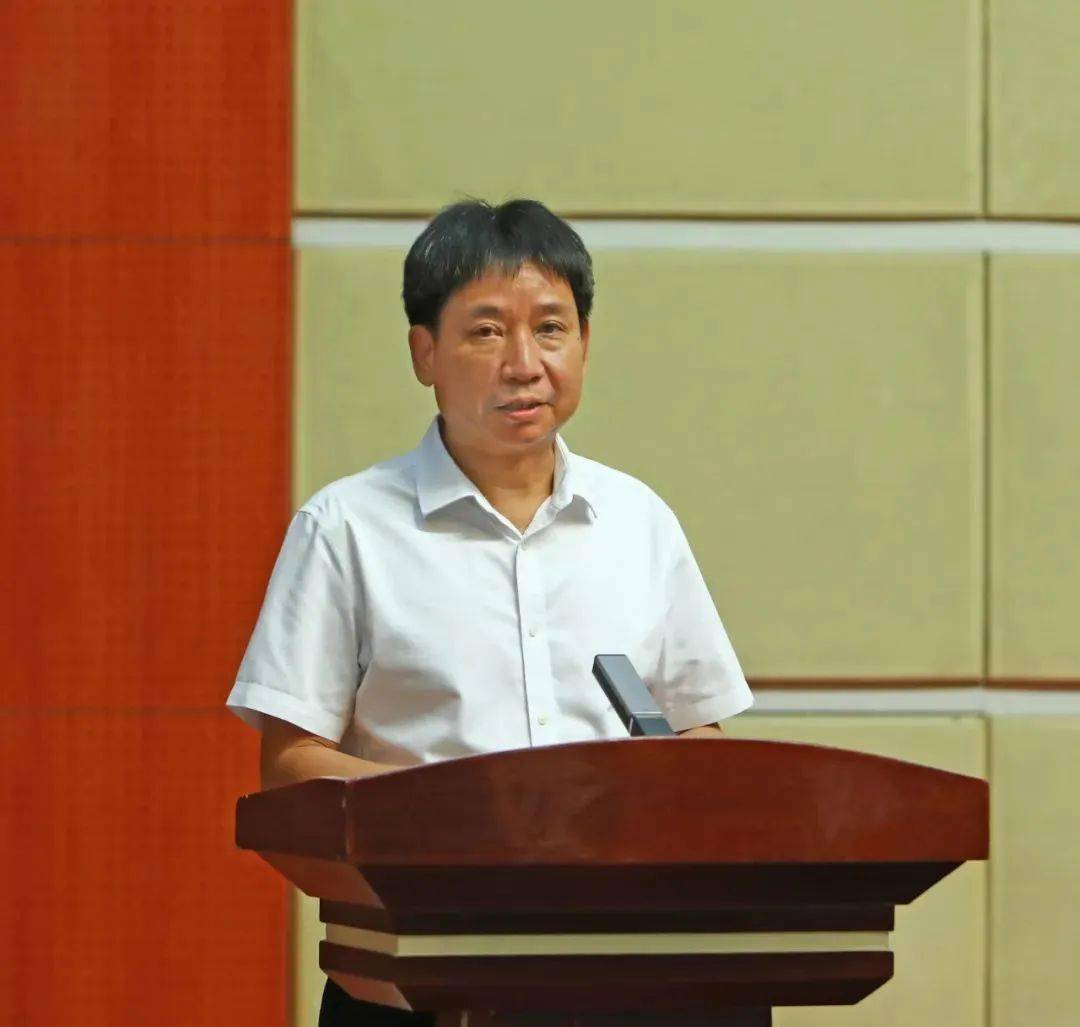 学校代表:永定一中校长曾德勇(获奖集体)▲中学教师代表:长汀一中