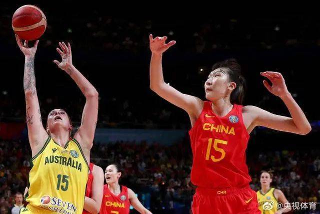 中国女篮2分险胜澳大利亚，（王思雨准绝杀！杀进世界杯决赛，观众大呼“太刺激”）