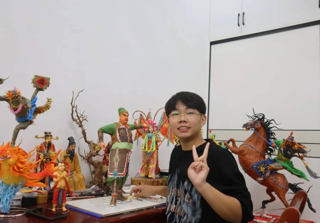 河大"火"出圈的面塑手艺人!_李书闯_文化_作品