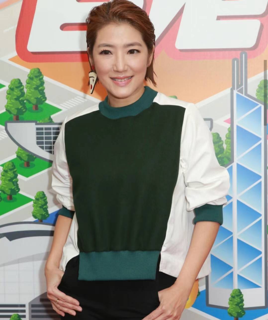 关宝慧表示自己是在十几天前首次在美国的网站上购买约千元港币的营养