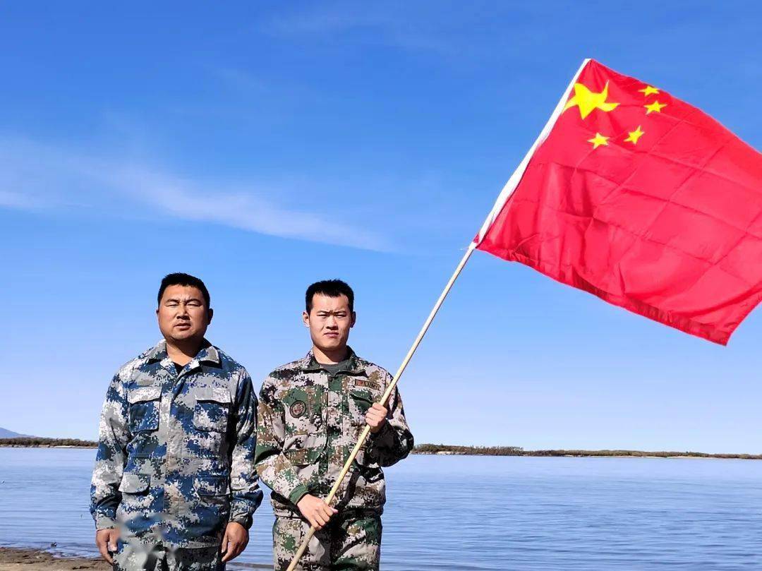 勤得利我与国旗合个影 | 为祖国庆生 与国旗同框_祝福_五星红旗_中国