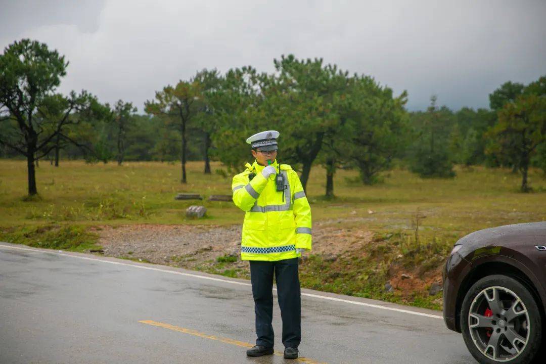 ""辅警也是警,能穿上这身警服,对于我来说是圆了小时候的一个梦吧",与
