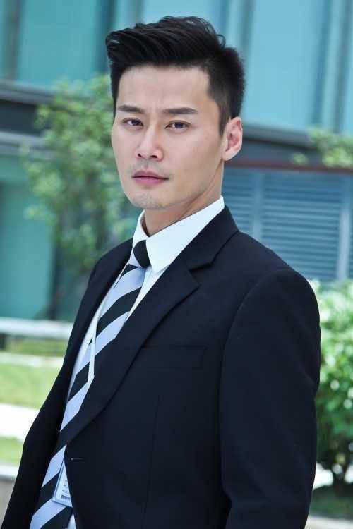 他曾是排球运动员,转向从事演艺事业,如今42岁颜值依旧_程皓枫_机会