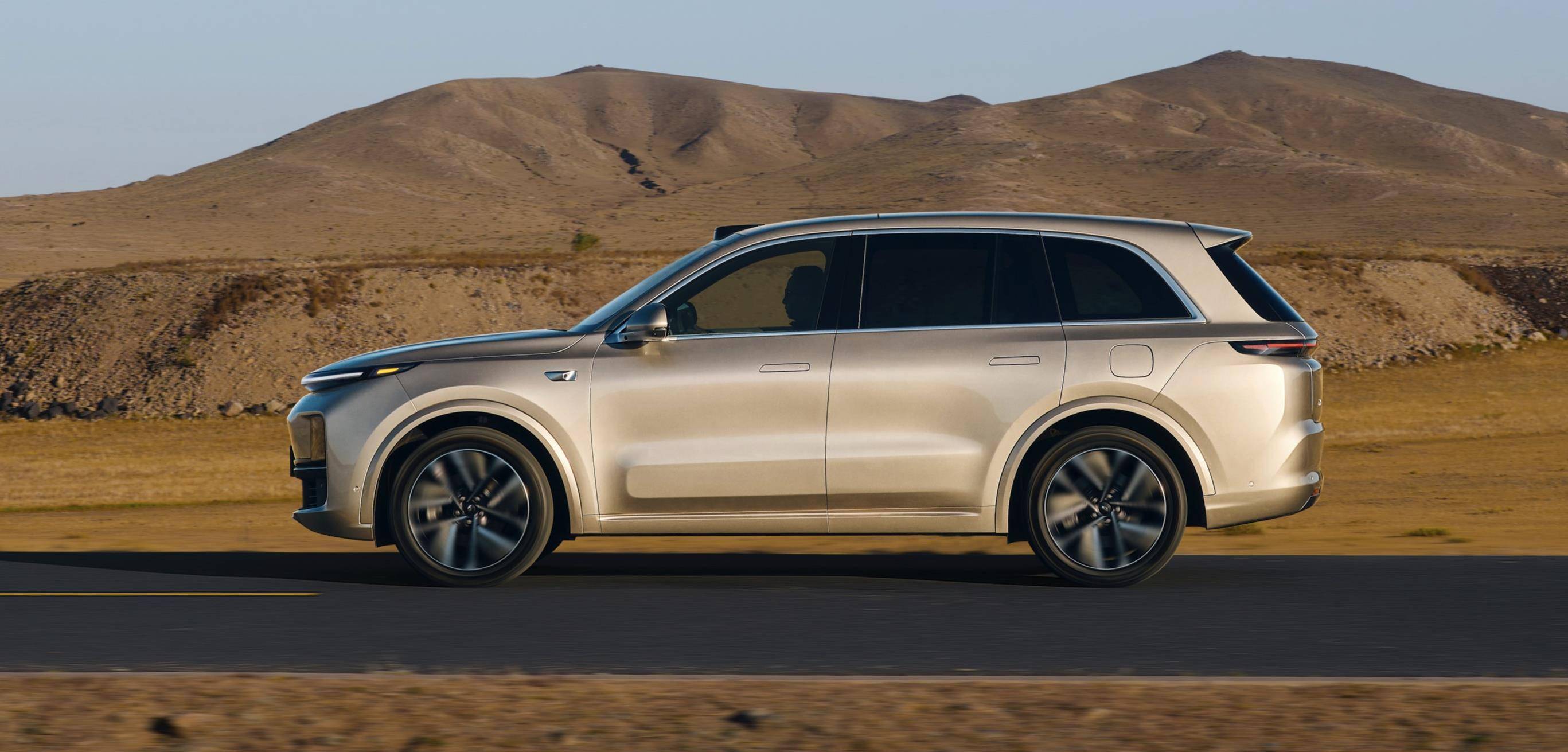 11月启动交付 理想中大型6座suv l8售35.98万起_搜狐汽车_搜狐网