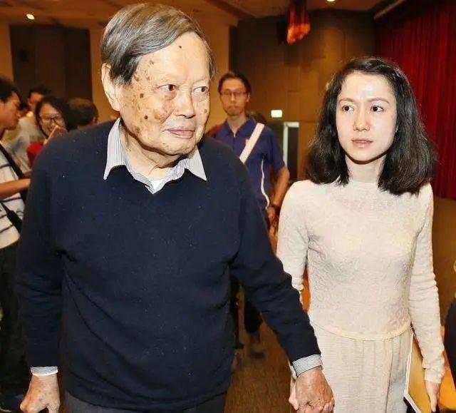 除了“爱情美满”，杨振宁还有哪些“健康100岁秘籍”？