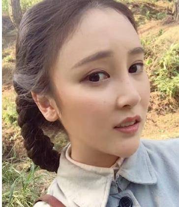 爱敢恨的苦难女孩陈小醉,相信很多人也是通过这个角色喜欢上袁菲的吧