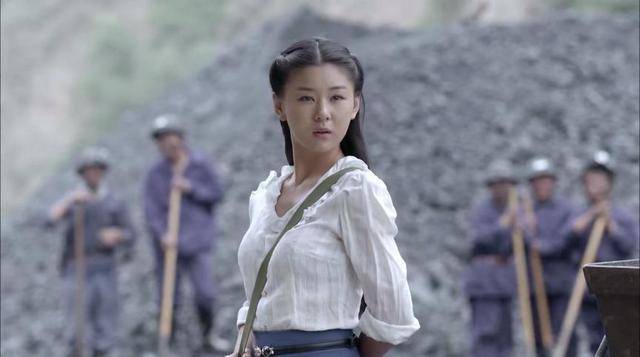 《平凡的世界》:为什么田晓霞必须死?路遥:爱不能大于生命.