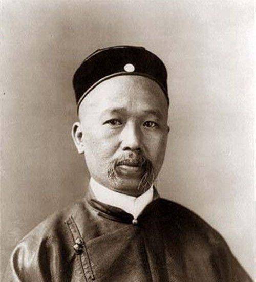 谭嗣同:被砍了30多刀才断气,围观百姓拍手叫好,还向他扔臭鸡蛋_康有为