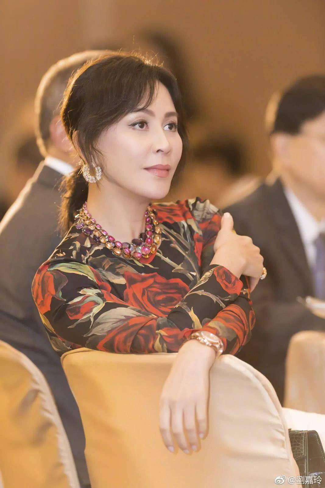 被3名男子绑架,刘嘉玲:我感谢他们没有侵犯我_梁朝伟_曾志伟_香港