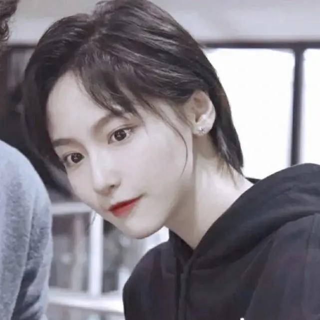 《爱情公寓》中女神诸葛大力,现实生活中素颜亮相颜值一般_角色_成果