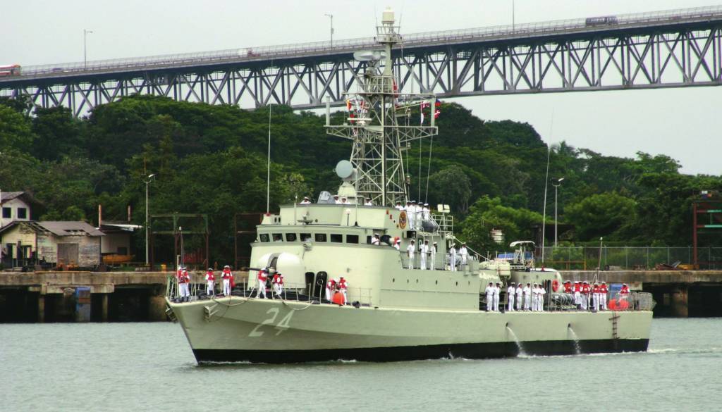 小国海军志——秘鲁海军_舰艇_训练_满载排水量