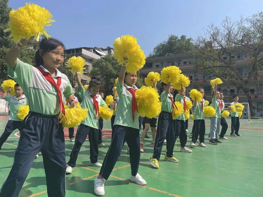 幸福路小学校园足球精彩绽放_洪江区_赛场_体育