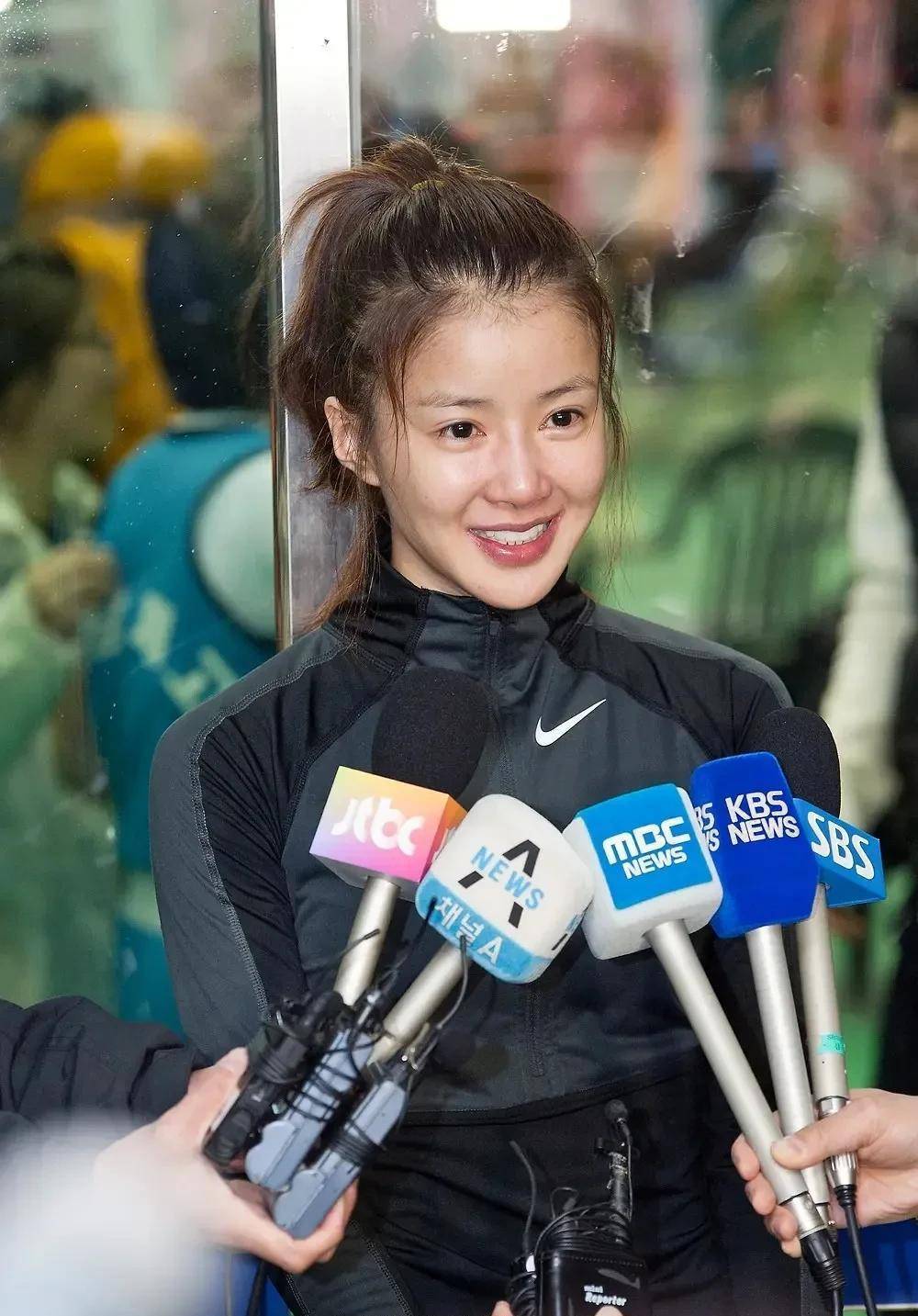 打上拳击后，李诗英便一发不可收拾，在演员的职业之外，将爱好开辟成了自己的第二职业