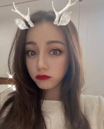 志玲姐姐近照曝光,锥子脸似网红,又一个被美颜坑了的明星?