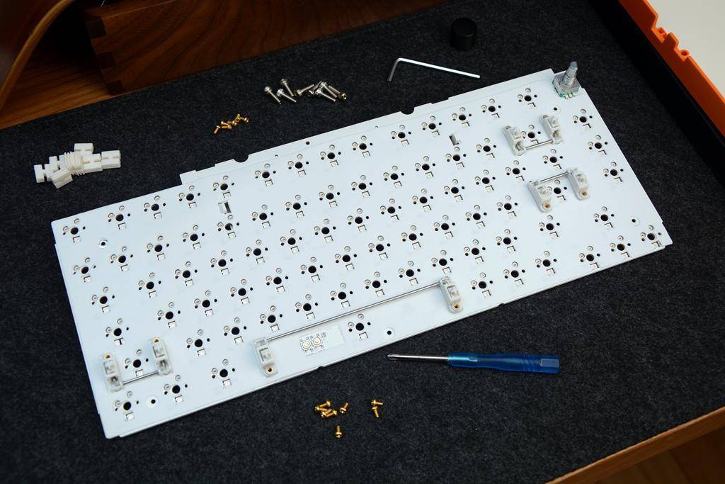 人生第一把客制化键盘就是它了,贱驴A3落日橙客制化套件体验
