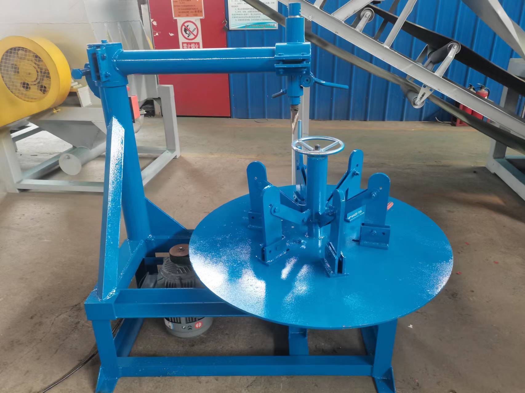 轮胎初级切割设备 轮胎切圈机 工作流程及适用范围_进行_处理_平台