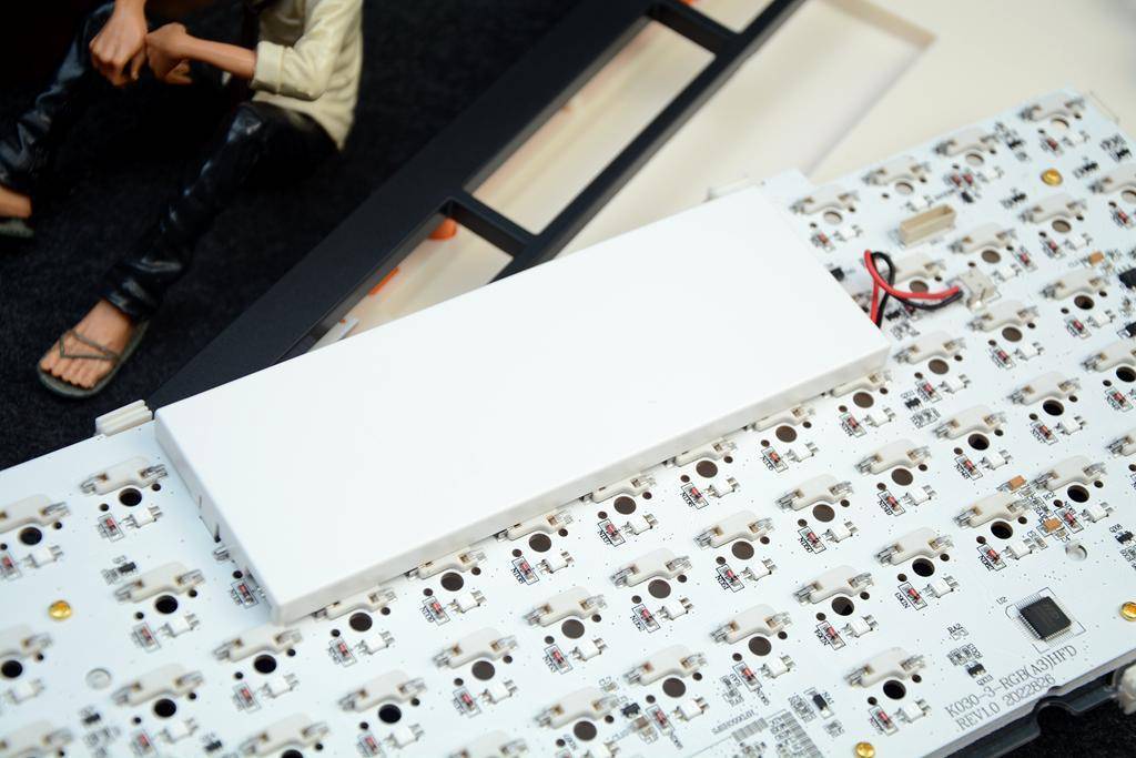 人生第一把客制化键盘就是它了,贱驴A3落日橙客制化套件体验