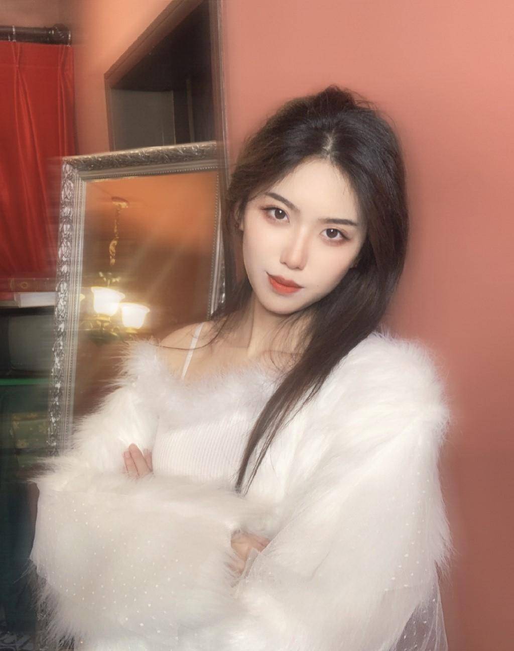 事件发生后,娱乐圈的诸多艺人也是纷纷发声力挺,让事件的发展上升到了