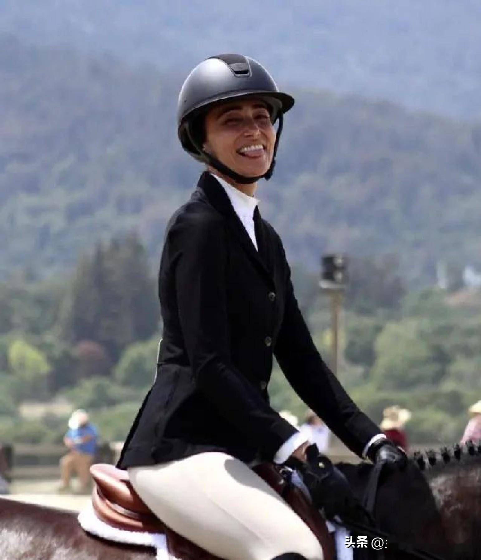 吴彦祖分享太太马场骑马视频 为其加油尽显自豪与骄傲_时间_lisa_舞台