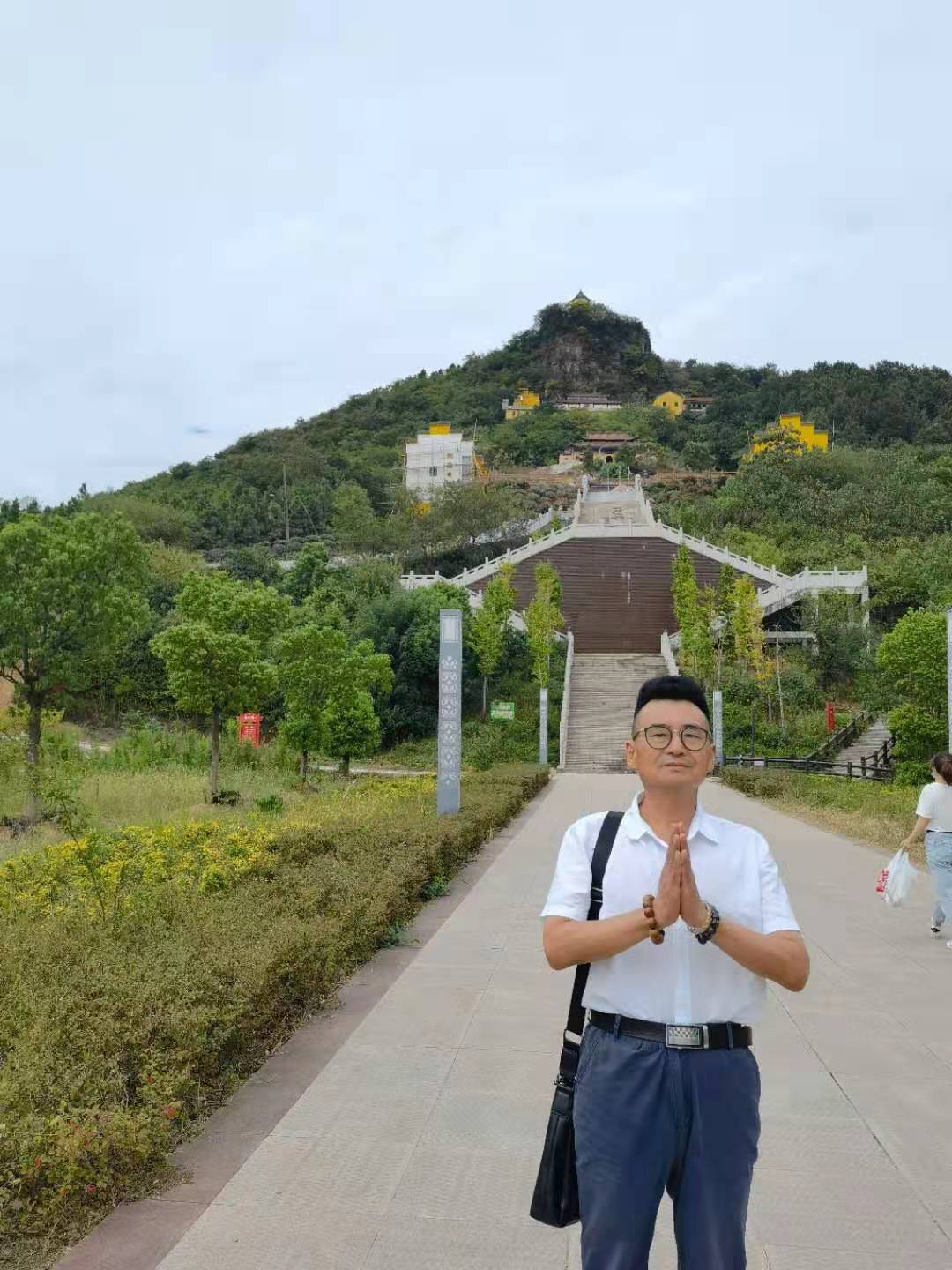 王秉刚冰山书法走近360行：走近西九华佛教胜地，应邀题字：佛