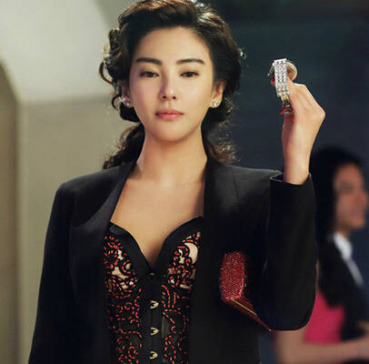 豪爽霸气,颜值身材俱佳,她是周星驰最宠爱的"星女郎"_张雨绮_电影