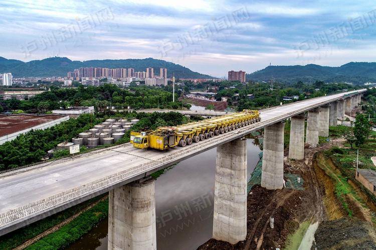 线路有贵南高铁,渝贵铁路,贵开城际,铜玉城际,泸遵高铁,都凯城际铁路