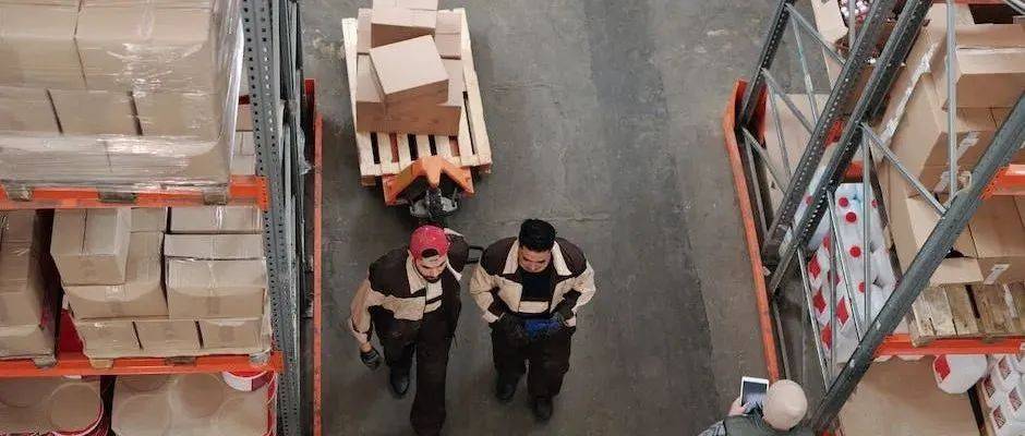 “快递”用英语怎么表达?可别说成