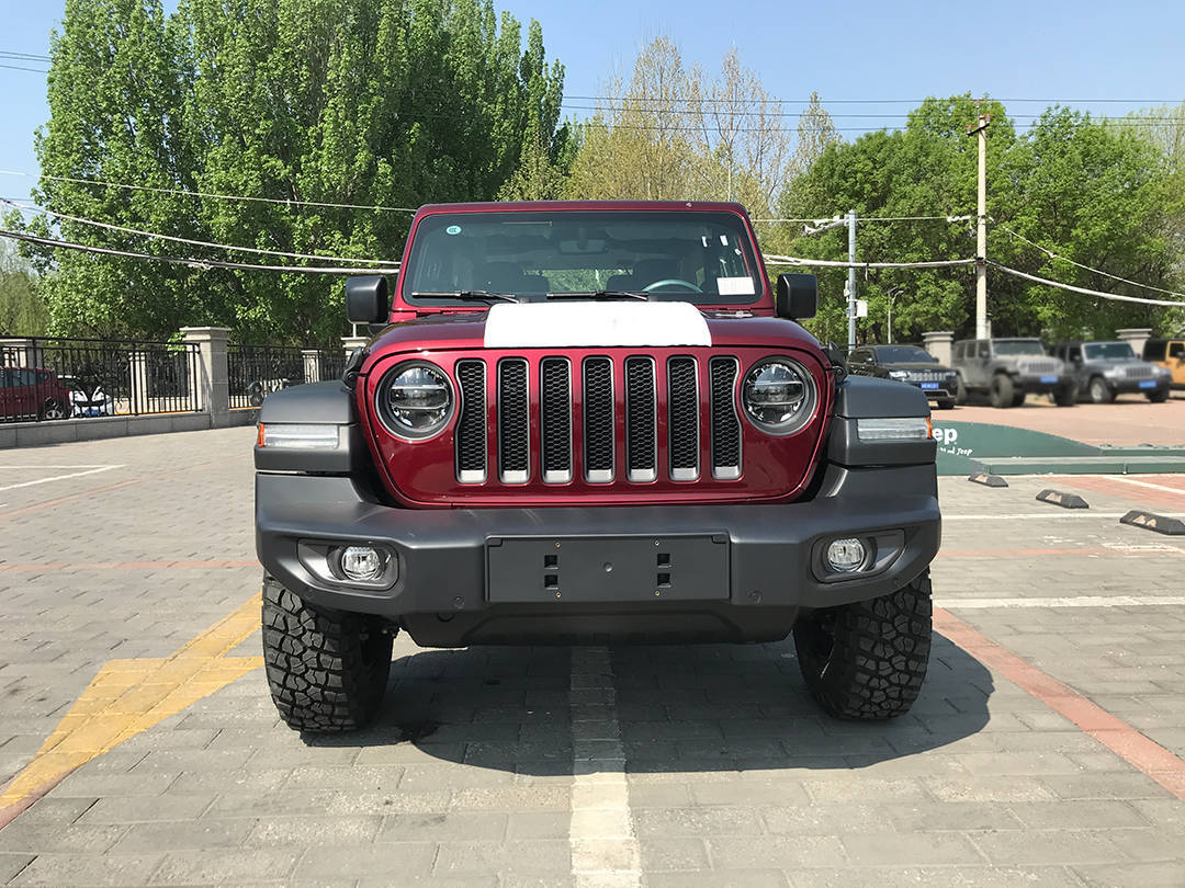 2022牧马人罗宾汉四门赤道红色到店 北京jeep4s店实拍_jeep_车身_设计