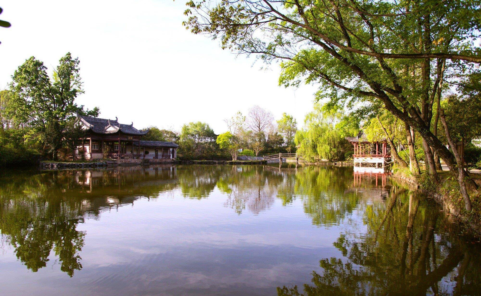 安徽竟然有一座“小西湖”，藏在千年古村中，知道这里的游人不多