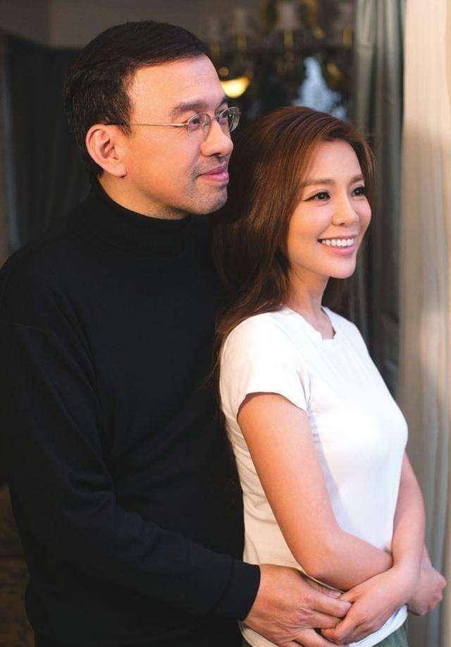 人气女主朱迅:嫁个普普通通的湖南老公,吃婆婆的剩饭,服侍瘫痪的公公