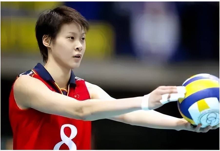 41岁赵蕊蕊单身快乐,想找1米9男友遇挫,学琴棋书画自娱自乐_排球_弹