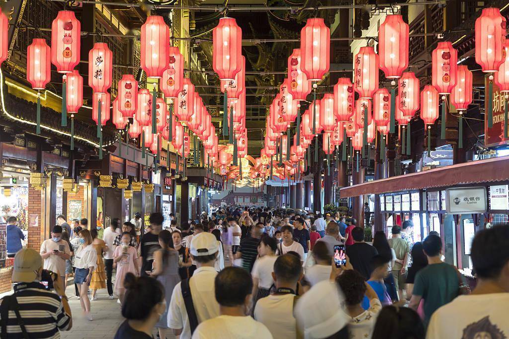 “看天吃饭”的夜市摊主，摆地摊赚钱吗 